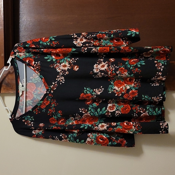 The Pioneer Woman Tops - Pioneer Woman XXL Floral Tee